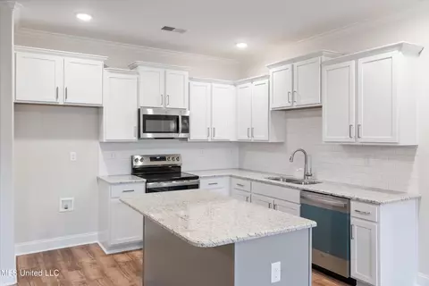 Kitchen - 907 Collie Dr, Hernando, MS 38632 photo 1 of 1