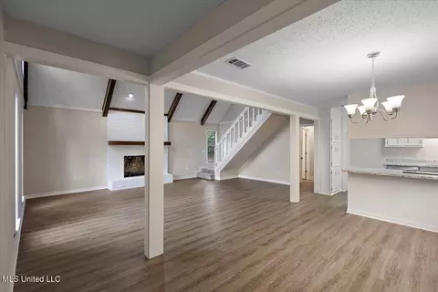 Living - 214 Dublin Ct, Brandon, MS 39047 photo 1 of 4