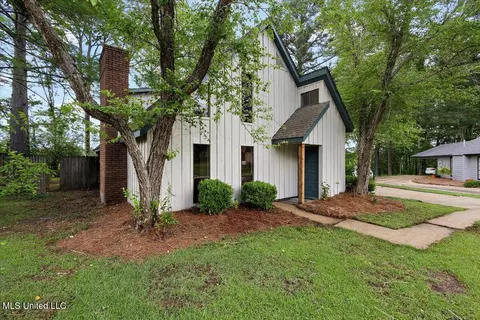 Exterior - 214 Dublin Ct, Brandon, MS 39047 photo 2 of 6