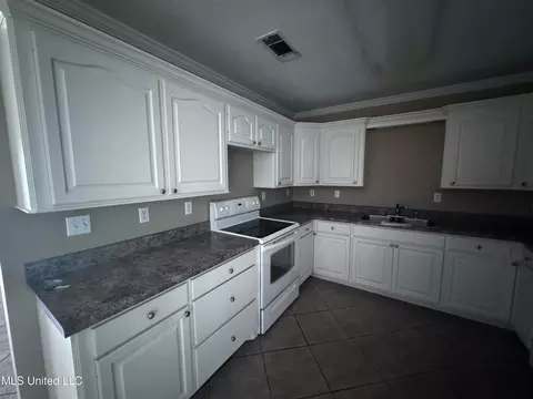 Kitchen - 2288 Harperville Rd, Forest, MS 39074 photo 2 of 2