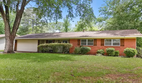 3246 Longwood Dr, Jackson, MS 39212