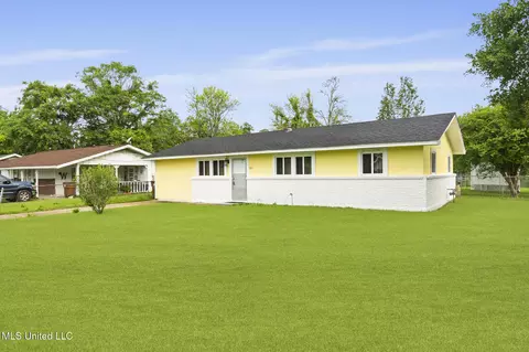 21 Linda Ln, Long Beach, MS 39560