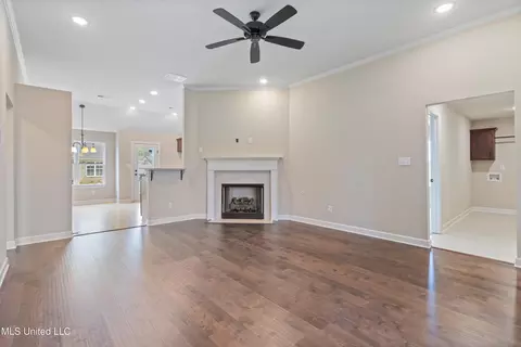 Living - 6501 Carmel Pt, Walls, MS 38680 photo 2 of 2
