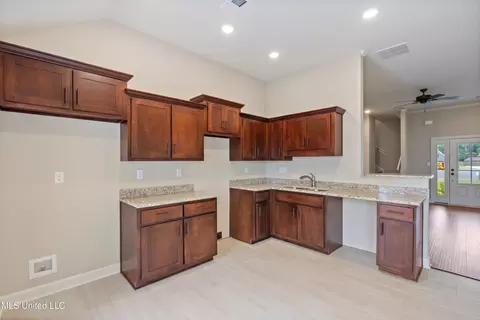 Entry Way - 6501 Carmel Pt, Walls, MS 38680 photo 2 of 2