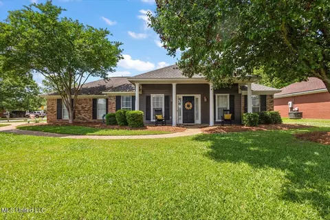 221 Holmar Dr, Brandon, MS 39047