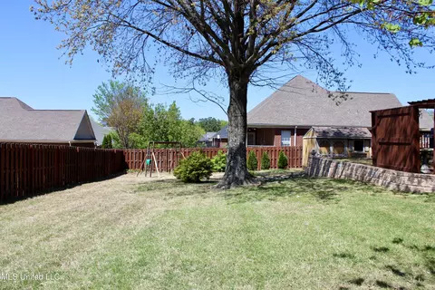 Exterior - 7231 Wind Dr, Olive Branch, MS 38654 photo 8 of 22