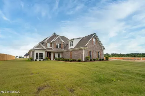 1748 Baisley Dr, Nesbit, MS 38651
