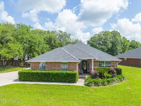 15205 Cedar Springs Dr, Biloxi, MS 39532