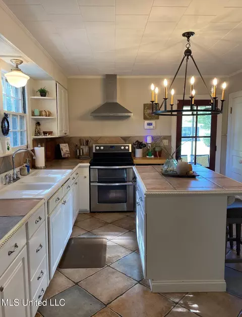 501 E Adams Ave, Greenwood, MS 38930 photo 7