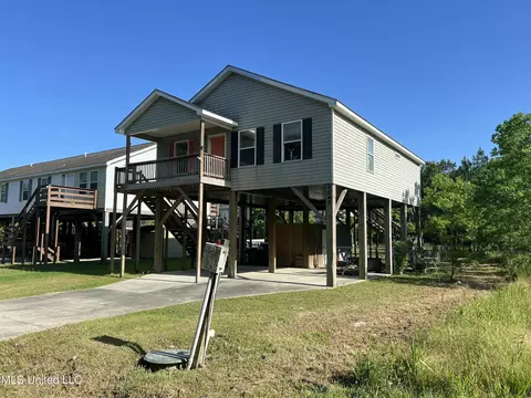 4045 Sixteenth St, Bay Saint Louis, MS 39520