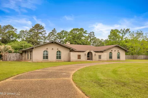 12457 Lambrecht Rd, Gulfport, MS 39503