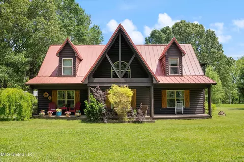 1624 Gill Rd, Nesbit, MS 38651