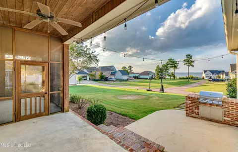 Exterior - 233 Arbor Trl, Brandon, MS 39047 photo 5 of 7