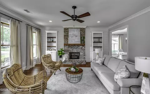Living - 233 Arbor Trl, Brandon, MS 39047 photo 4 of 4