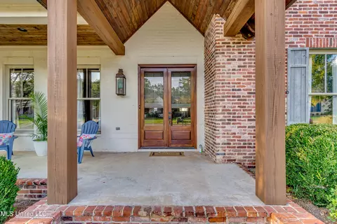Exterior - 233 Arbor Trl, Brandon, MS 39047 photo 2 of 7
