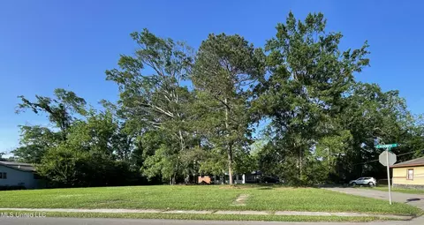424 J C Killingsworth Dr, Hattiesburg, MS 39401