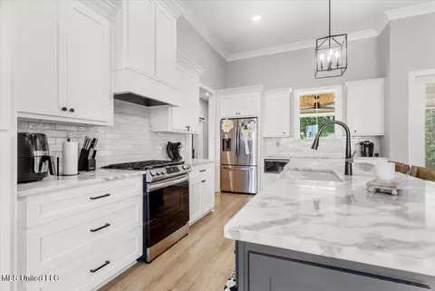 Kitchen - 109 Sweetgrass, Lucedale, MS 39452 photo 4 of 6