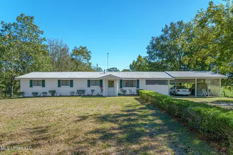 184 Tower Rd, Moselle, MS 39459
