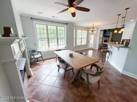 Dining - 7401 Michael Dr, Hernando, MS 38632 photo 4 of 4