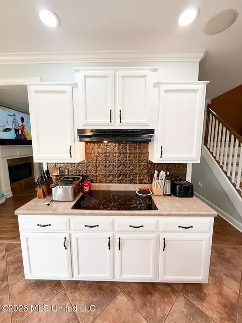 Kitchen - 7401 Michael Dr, Hernando, MS 38632 photo 4 of 7