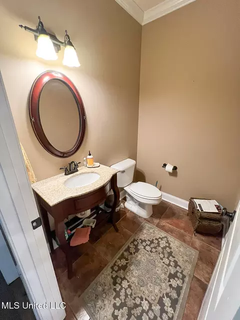 Bath - 7401 Michael Dr, Hernando, MS 38632 photo 5 of 12