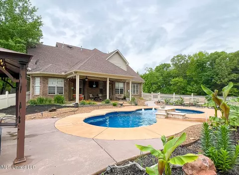 Exterior - 7401 Michael Dr, Hernando, MS 38632 photo 3 of 8