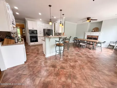 Kitchen - 7401 Michael Dr, Hernando, MS 38632 photo 7 of 7