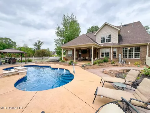 Exterior - 7401 Michael Dr, Hernando, MS 38632 photo 5 of 8