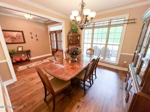 Dining - 7401 Michael Dr, Hernando, MS 38632 photo 3 of 4