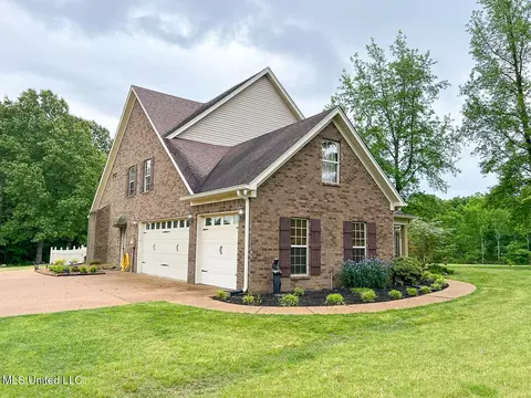 Exterior - 7401 Michael Dr, Hernando, MS 38632 photo 2 of 8