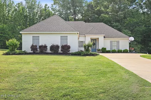 112 Tara Dr, Flora, MS 39071
