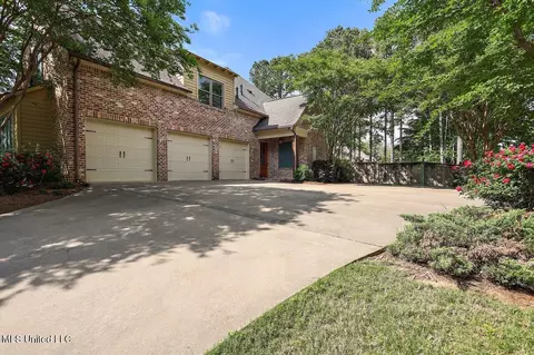 Exterior - 112 Fenwick Cir, Madison, MS 39110 photo 5 of 13