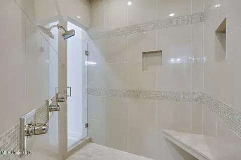 Bath - 112 Fenwick Cir, Madison, MS 39110 photo 6 of 12