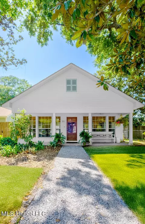 513 Martin Ave, Ocean Springs, MS 39564