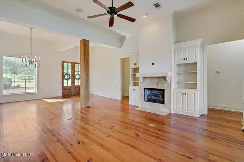 Living - 128 Mullherrin Dr, Madison, MS 39110 photo 2 of 5