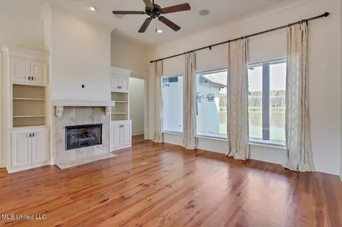 Living - 128 Mullherrin Dr, Madison, MS 39110 photo 3 of 5