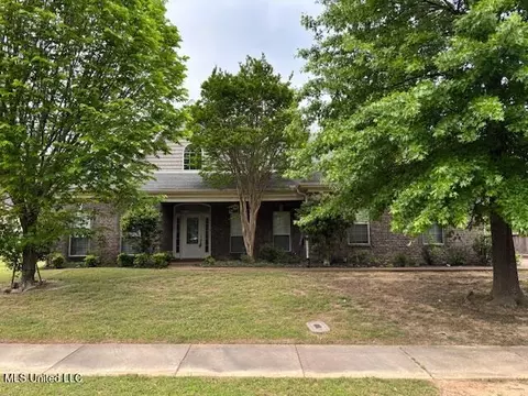 1215 S Augusta Dr, Hernando, MS 38632
