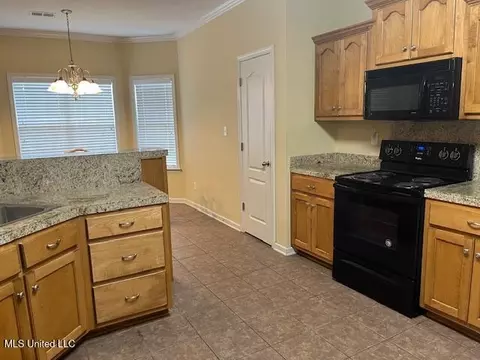 1215 S Augusta Dr, Hernando, MS 38632 photo 11