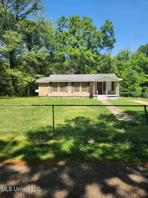 1015 Herbert Ln, Hazlehurst, MS 39083