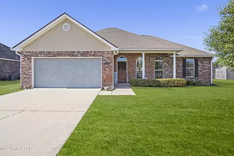 3113 Sydney St, Ocean Springs, MS 39564