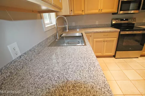 Kitchen - 150 Shepard Cir # A, Lucedale, MS 39452 photo 5 of 6