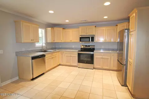 Kitchen - 150 Shepard Cir # A, Lucedale, MS 39452 photo 2 of 6