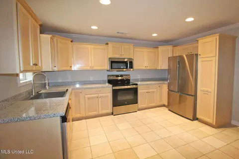 Kitchen - 150 Shepard Cir # A, Lucedale, MS 39452 photo 3 of 6