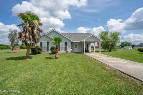 16 Hawthorne Rd, Picayune, MS 39466