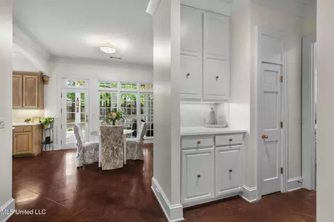 Entry Way - 511 Pine Hill Pl, Flowood, MS 39232 photo 3 of 8
