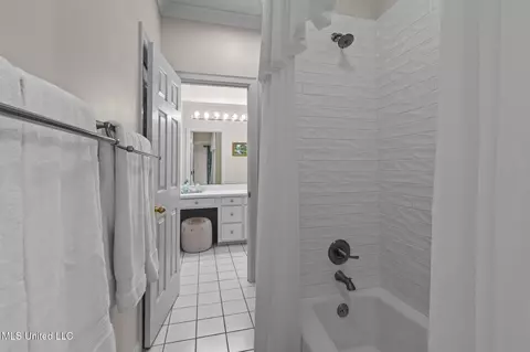 Bath - 511 Pine Hill Pl, Flowood, MS 39232 photo 7 of 9
