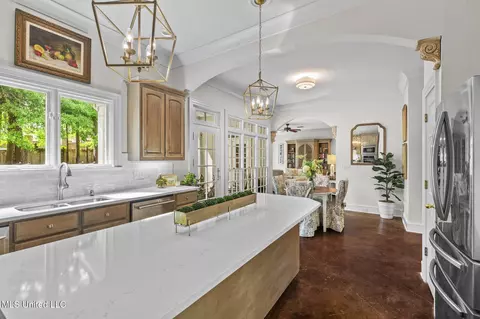 Kitchen - 511 Pine Hill Pl, Flowood, MS 39232 photo 3 of 3