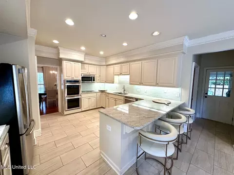 210 Brae Burn Dr, Jackson, MS 39211 photo 10