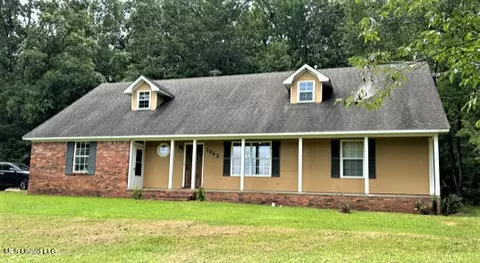 1942 Perry Rd, Grenada, MS 38901 photo 2