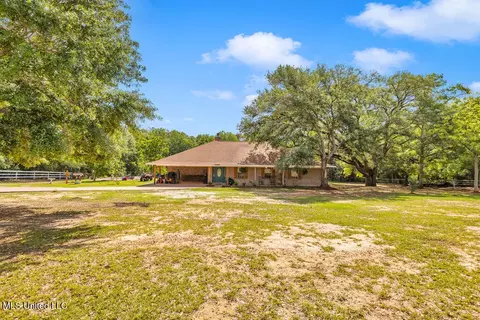 17180 Northrup Cuevas Rd, Gulfport, MS 39503